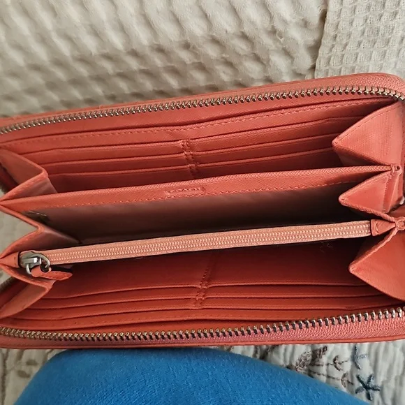 ๐คHP๐คCoach Soho Vintage Zip Around Wallet - Picture 6 of 14